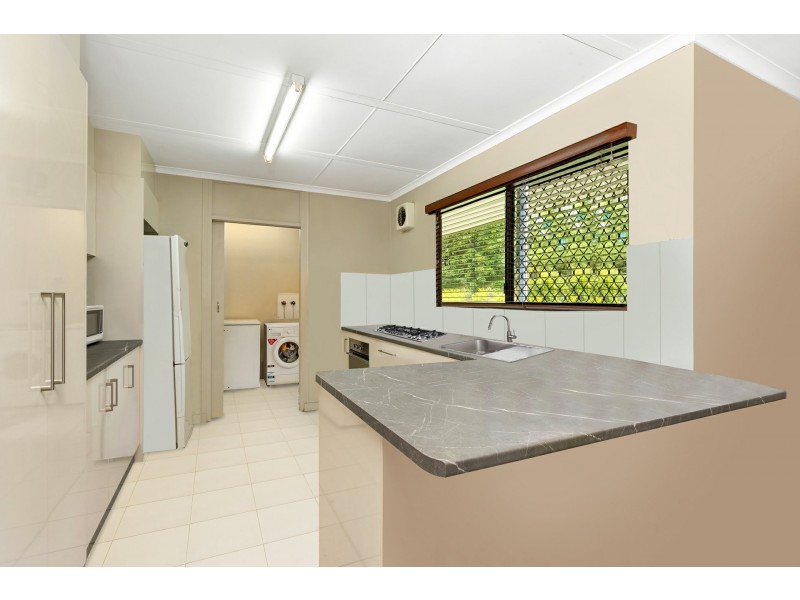 37 Hadrian Avenue, Mooroobool QLD 4870