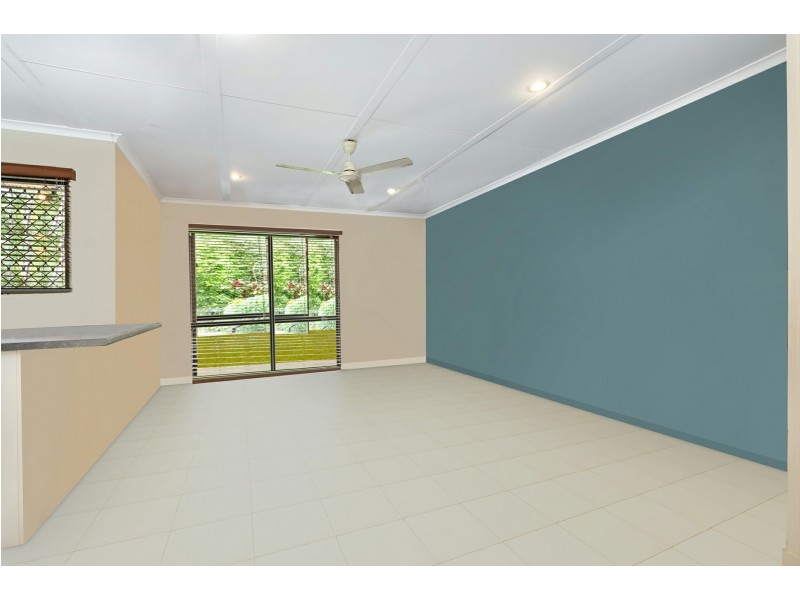 37 Hadrian Avenue, Mooroobool QLD 4870