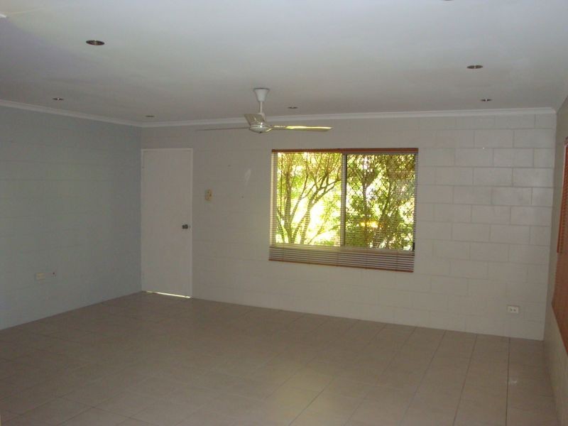 94 Enmore Street, Manoora QLD 4870