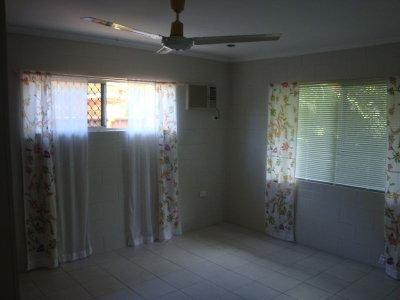 94 Enmore Street, Manoora QLD 4870