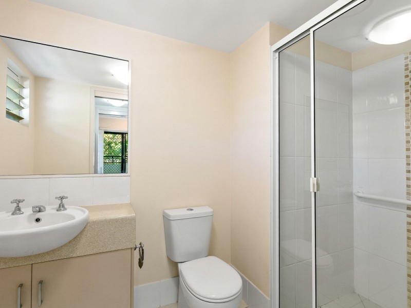 1/376 Severin Street, Parramatta Park QLD 4870