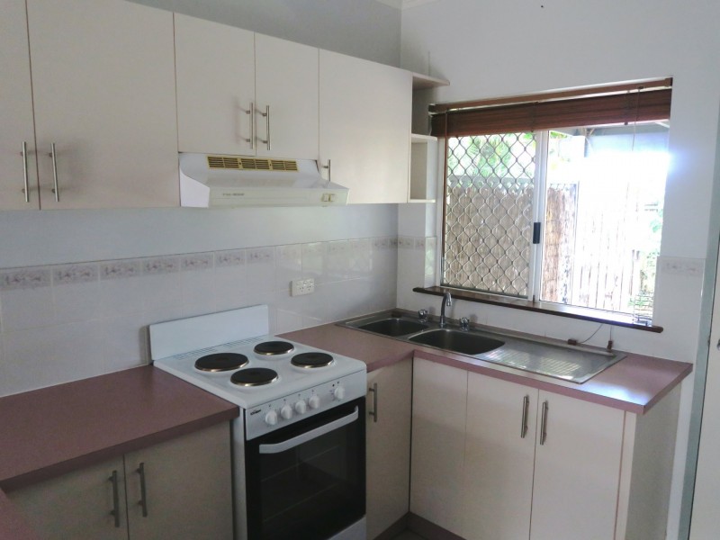 9/389-397 McCoombe Street, Mooroobool QLD 4870