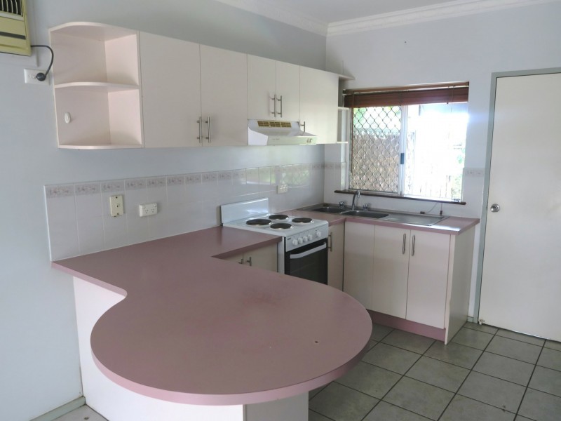 9/389-397 McCoombe Street, Mooroobool QLD 4870