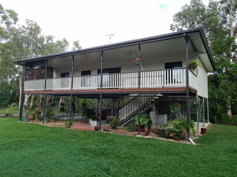 17B Christensen Street, Machans Beach QLD 4878