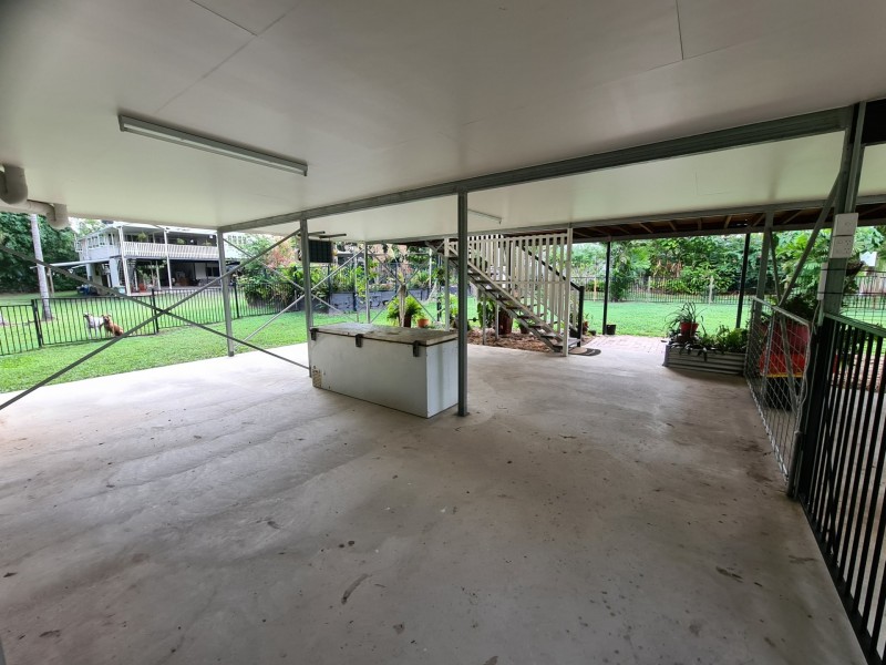 17B Christensen Street, Machans Beach QLD 4878