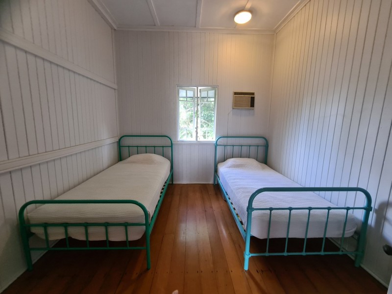 20 Forest Ave, Edge Hill QLD 4870