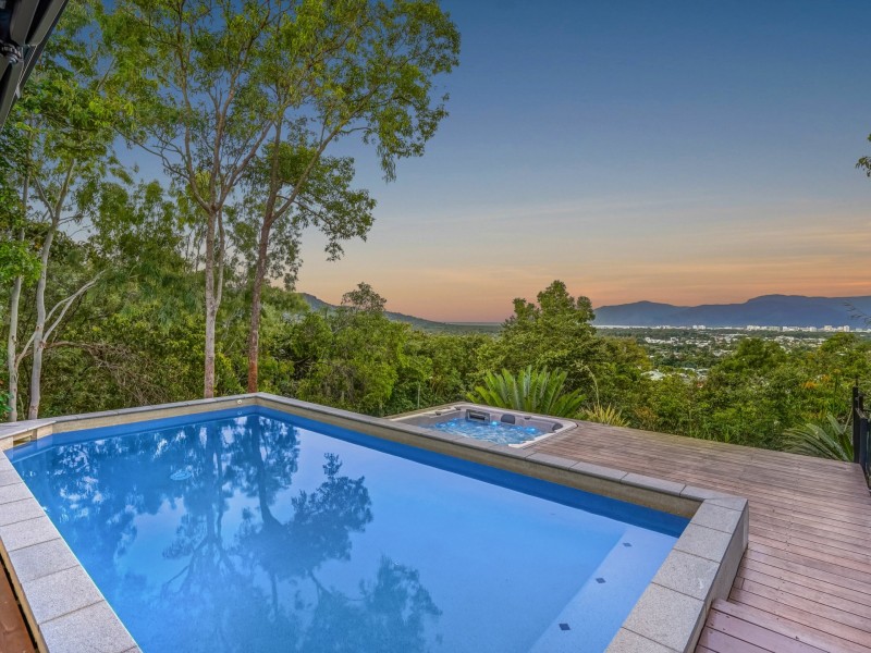 2E Trundle Terrace, Whitfield QLD 4870