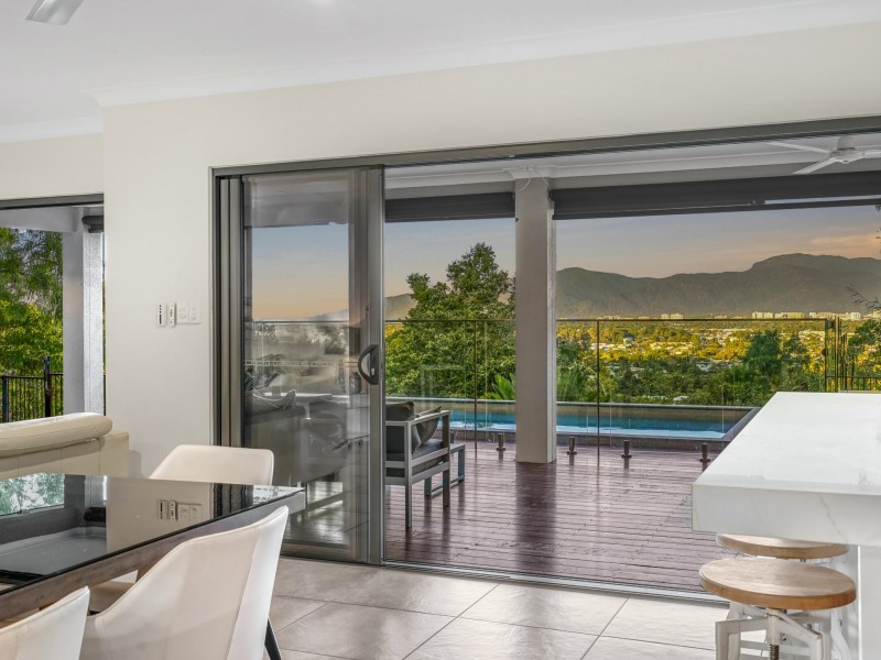 2E Trundle Terrace, Whitfield QLD 4870