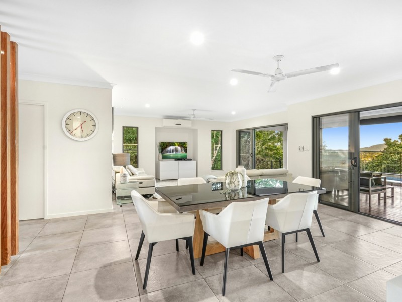 2E Trundle Terrace, Whitfield QLD 4870