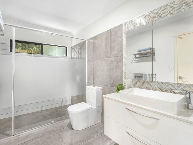 2E Trundle Terrace, Whitfield QLD 4870