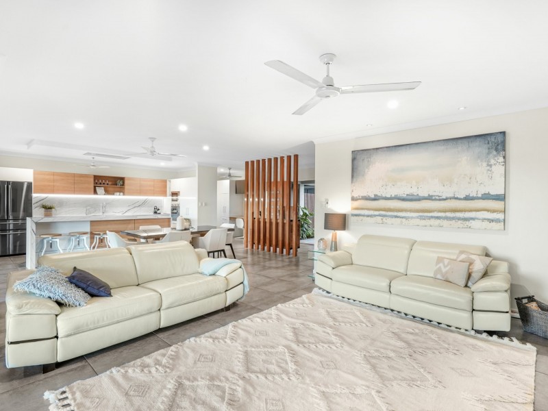 2E Trundle Terrace, Whitfield QLD 4870