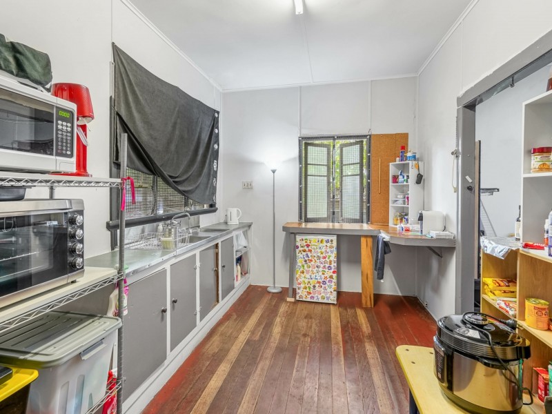 36 & 36A James Street, Manunda QLD 4870