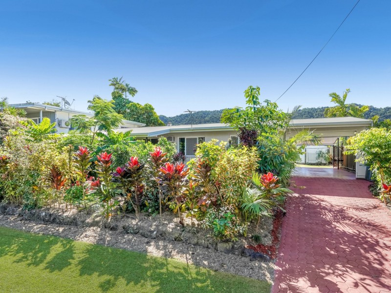 24 Purbeck Place, Edge Hill QLD 4870