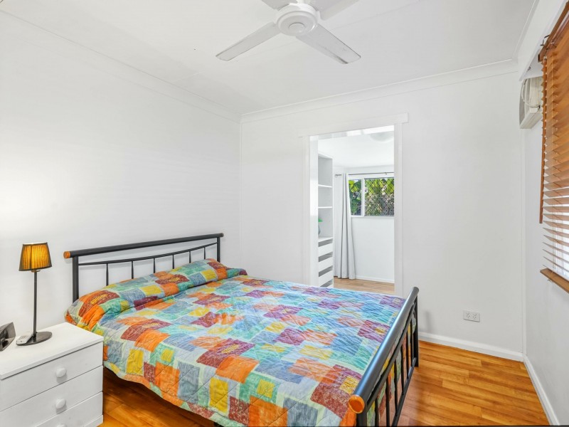 24 Purbeck Place, Edge Hill QLD 4870
