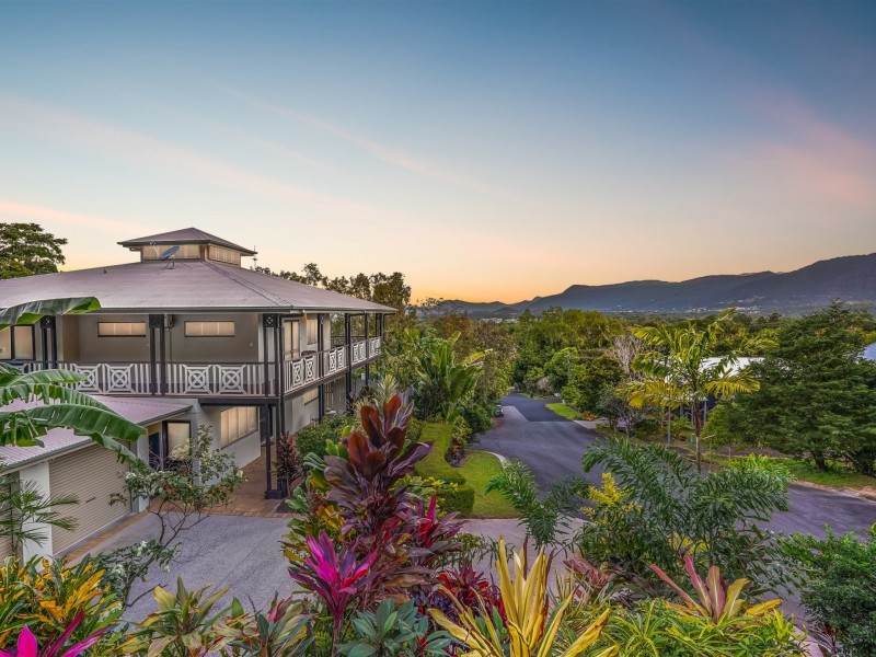 1 Queenley Close, Edge Hill QLD 4870