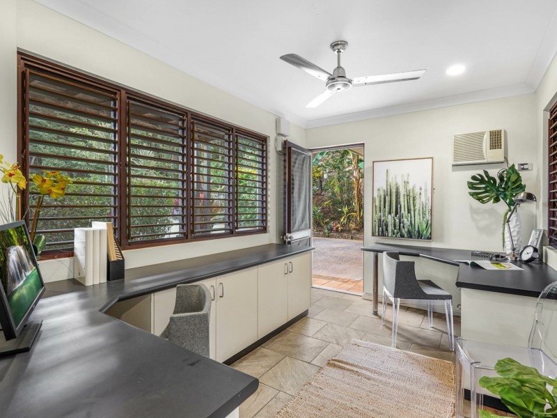 1 Queenley Close, Edge Hill QLD 4870