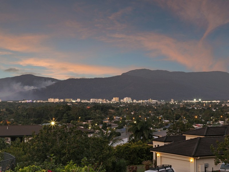 6 Wrasse Close, Kanimbla QLD 4870