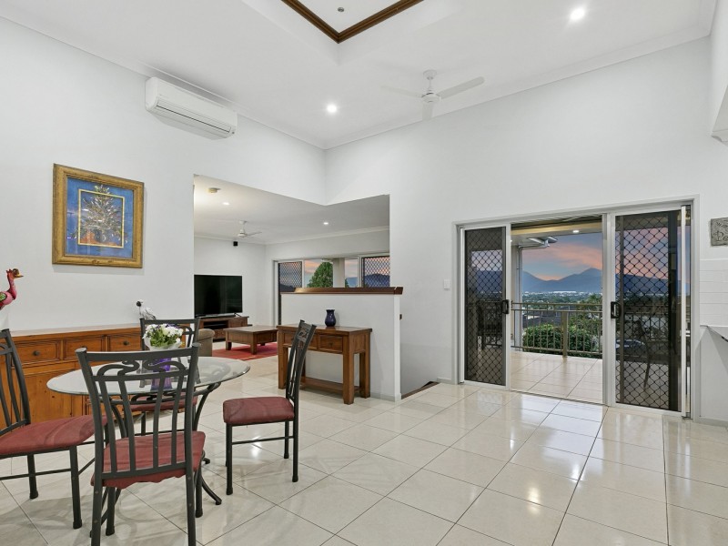 6 Wrasse Close, Kanimbla QLD 4870