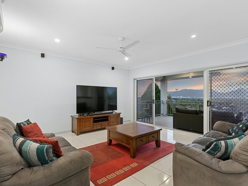 6 Wrasse Close, Kanimbla QLD 4870