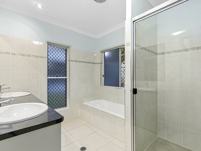 6 Wrasse Close, Kanimbla QLD 4870