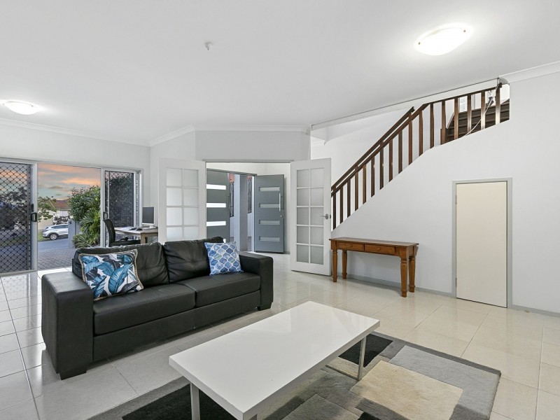 6 Wrasse Close, Kanimbla QLD 4870