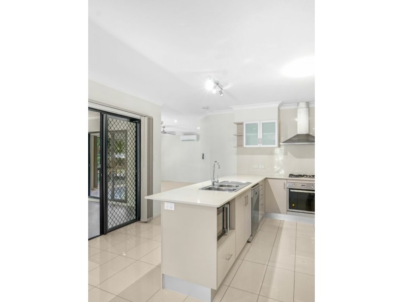 2B Keirle Avenue, Whitfield QLD 4870