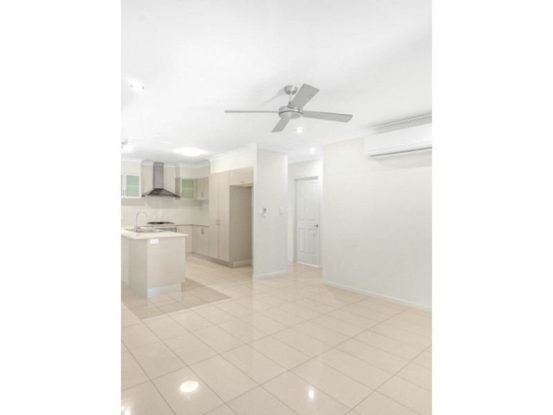 2B Keirle Avenue, Whitfield QLD 4870