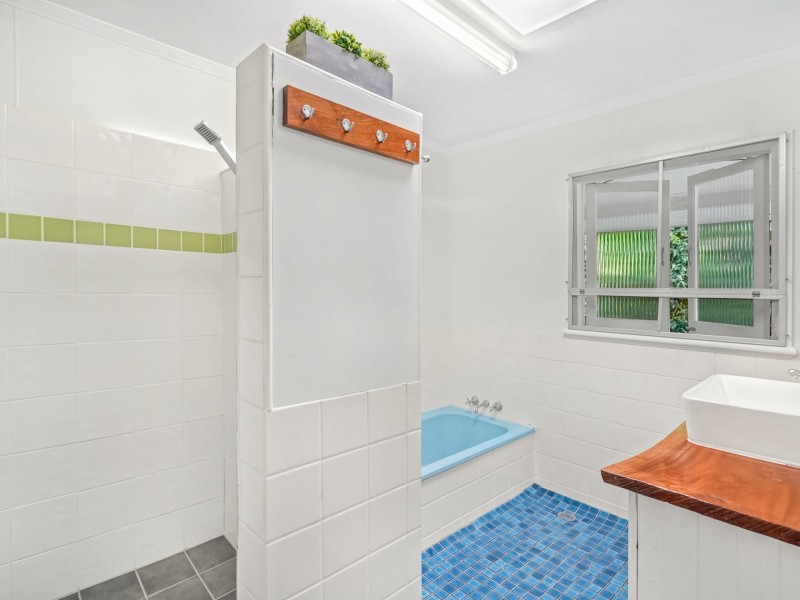 161-163 Jensen Street, Whitfield QLD 4870