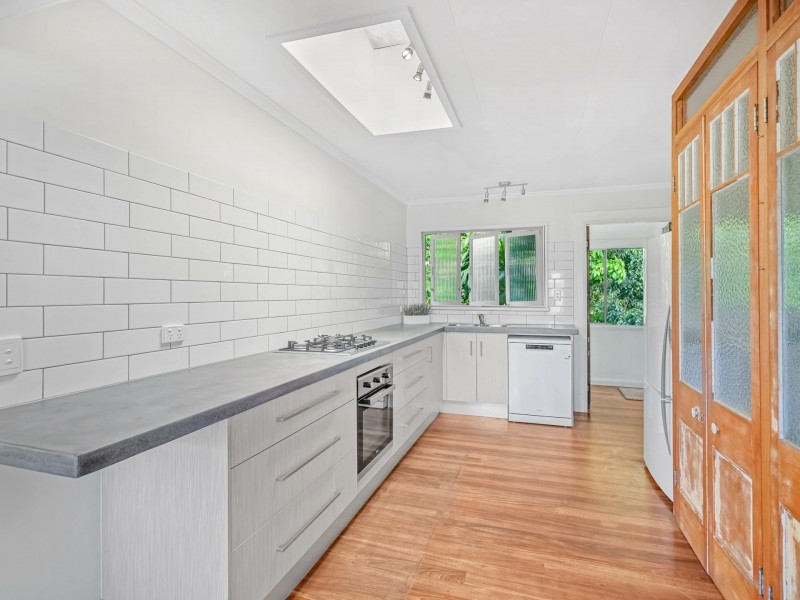 161-163 Jensen Street, Whitfield QLD 4870