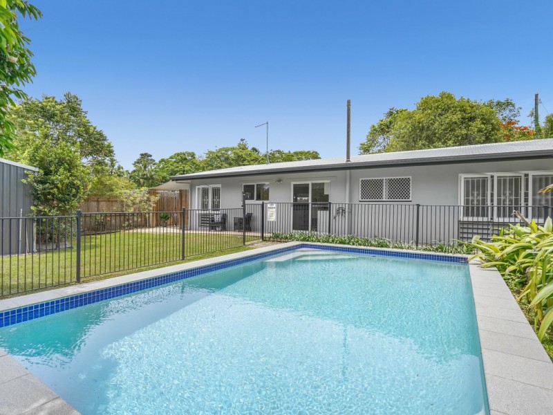 1 Byrnes Close, Whitfield QLD 4870