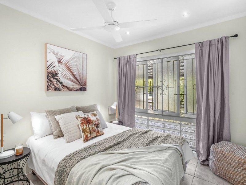 1 Byrnes Close, Whitfield QLD 4870