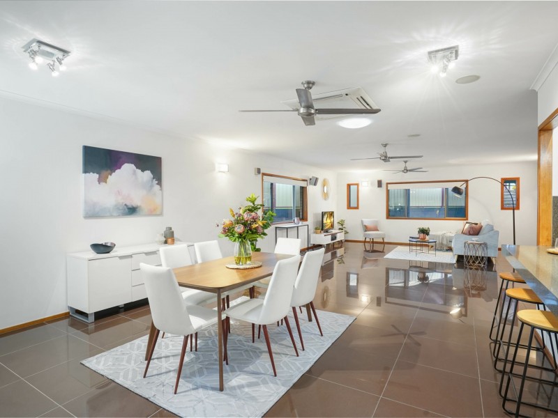 10 Caesar Close, Mooroobool QLD 4870