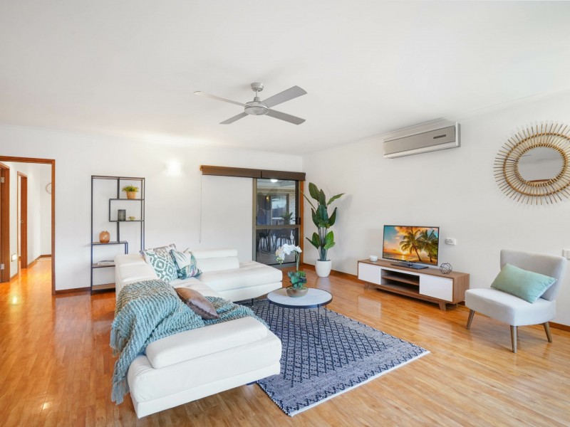 10 Caesar Close, Mooroobool QLD 4870