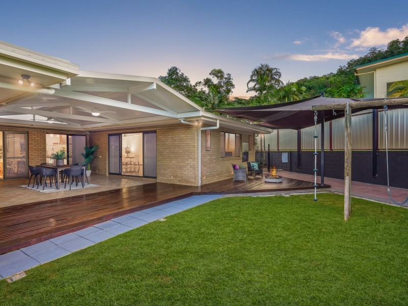 10 Caesar Close, Mooroobool QLD 4870