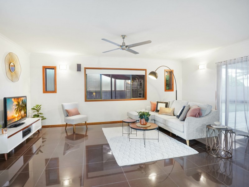 10 Caesar Close, Mooroobool QLD 4870