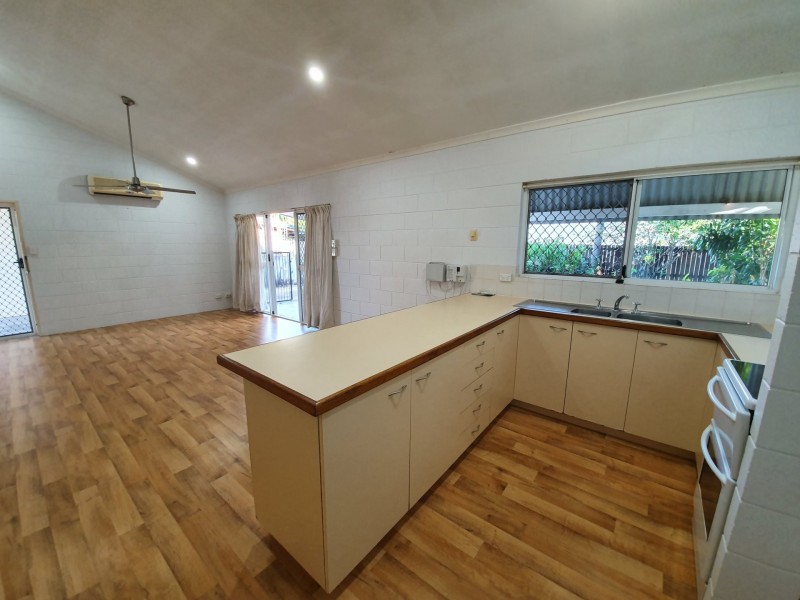 1/22 Ireland Cres, Whitfield QLD 4870