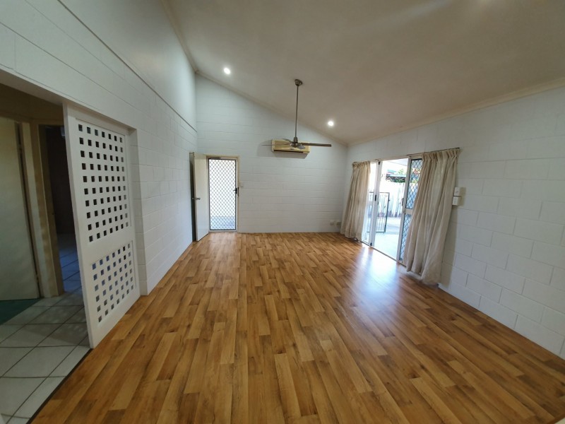 1/22 Ireland Cres, Whitfield QLD 4870