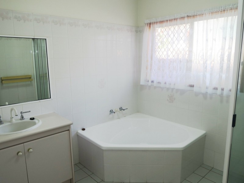 23 Majestic Street, Kamerunga QLD 4870