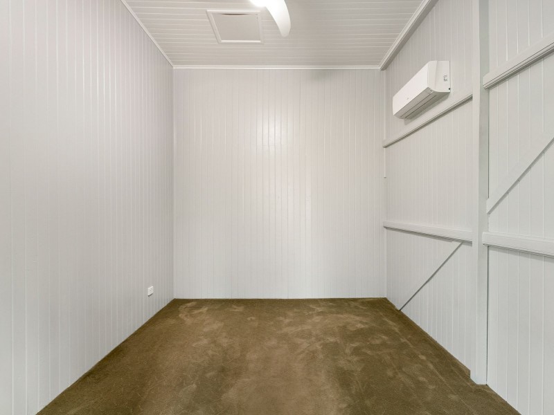 237 Lyons Street, Westcourt QLD 4870