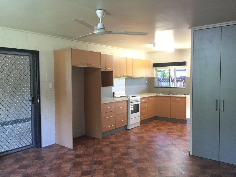 1/98 RESERVOIR ROAD, Manoora QLD 4870