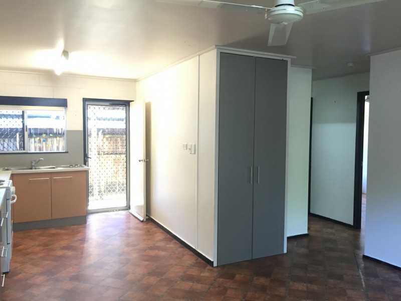 1/98 RESERVOIR ROAD, Manoora QLD 4870