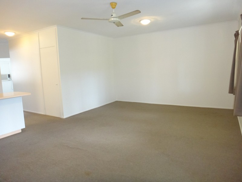 9/13 Springfield Cres, Manoora QLD 4870