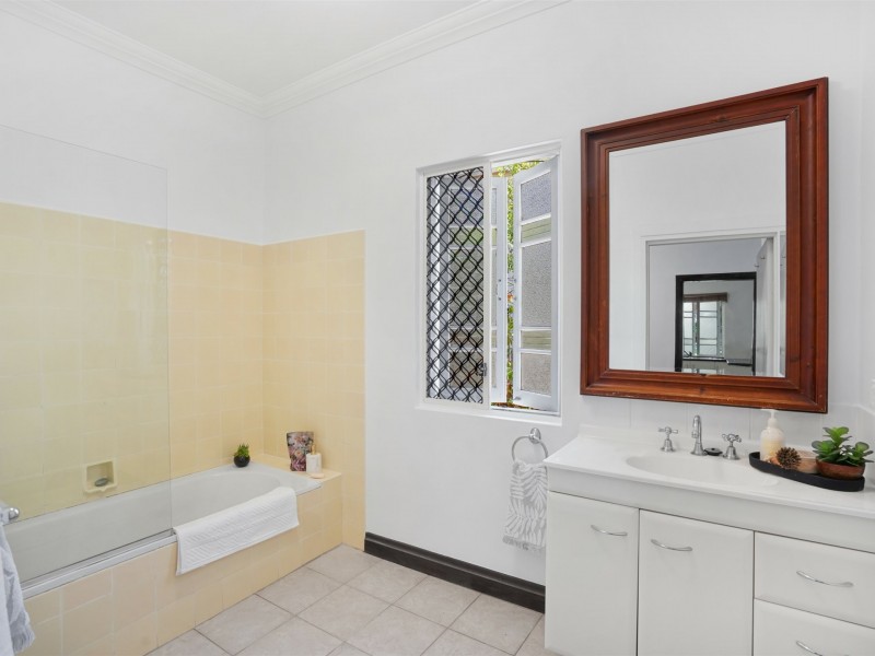 399 Mayers Street, Edge Hill QLD 4870