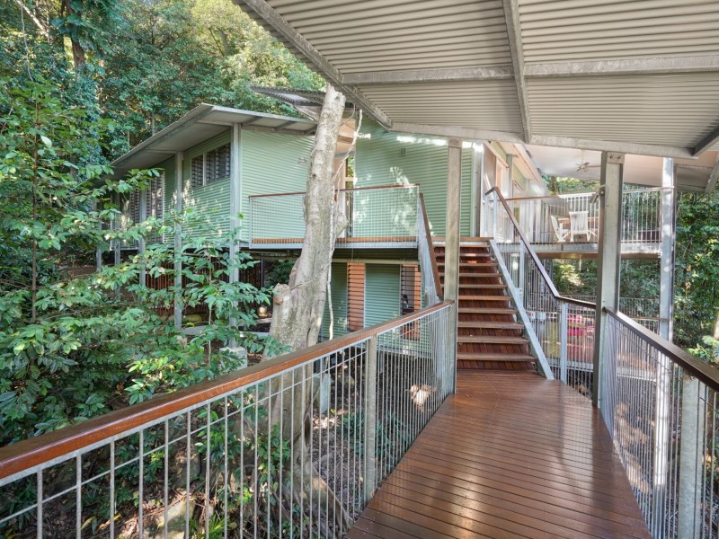 42 Junction Street, Edge Hill QLD 4870