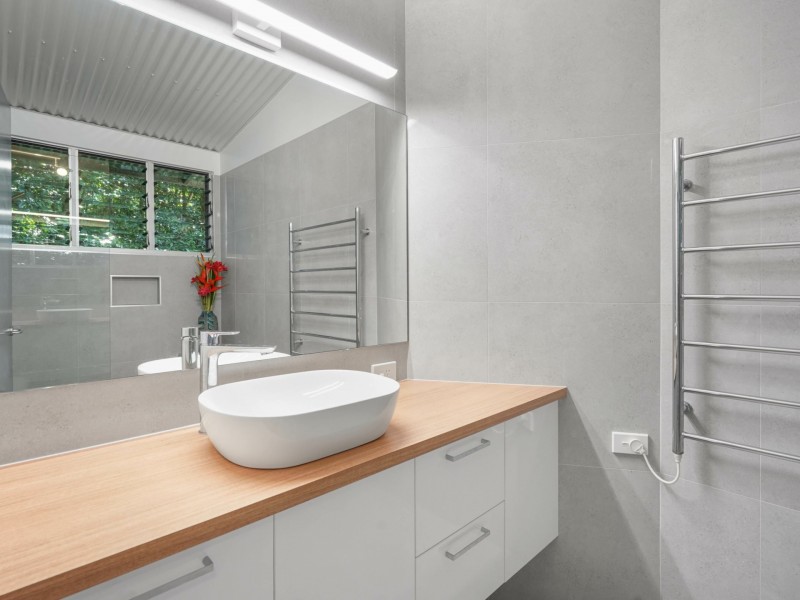 42 Junction Street, Edge Hill QLD 4870