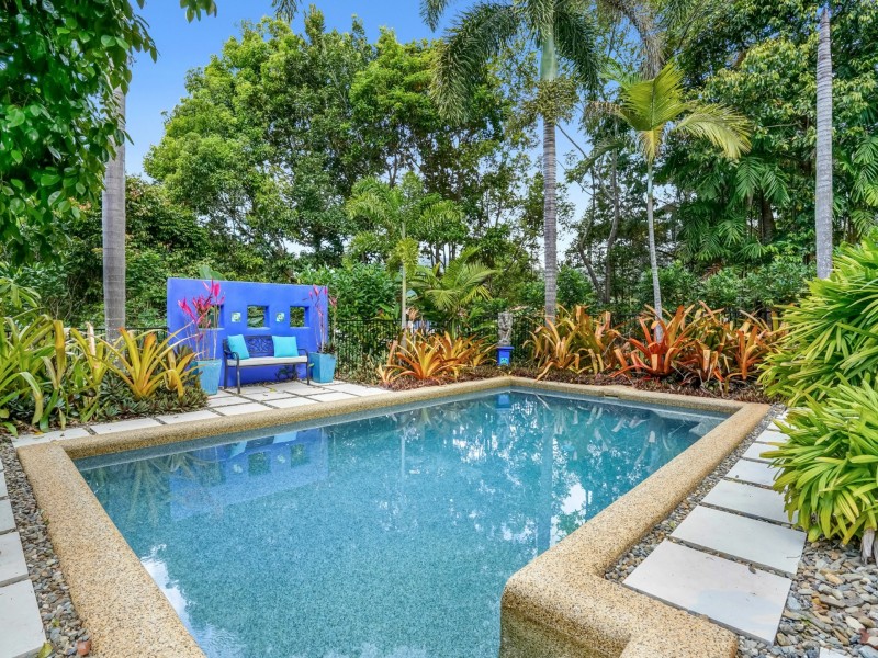 18 Chirio Drive, Redlynch QLD 4870