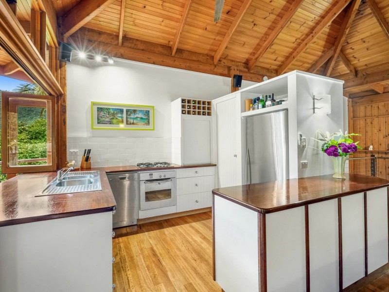 18 Chirio Drive, Redlynch QLD 4870