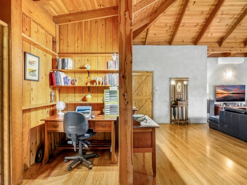 18 Chirio Drive, Redlynch QLD 4870