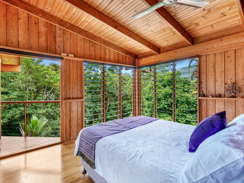 18 Chirio Drive, Redlynch QLD 4870