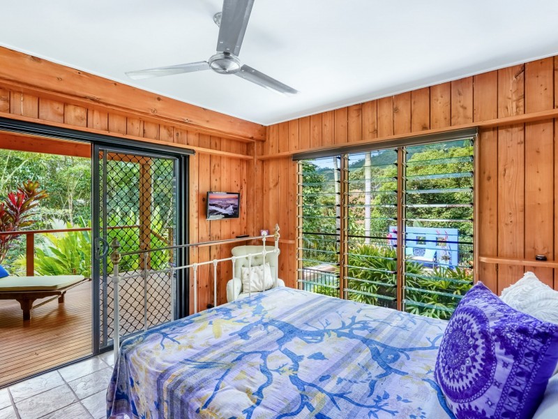 18 Chirio Drive, Redlynch QLD 4870